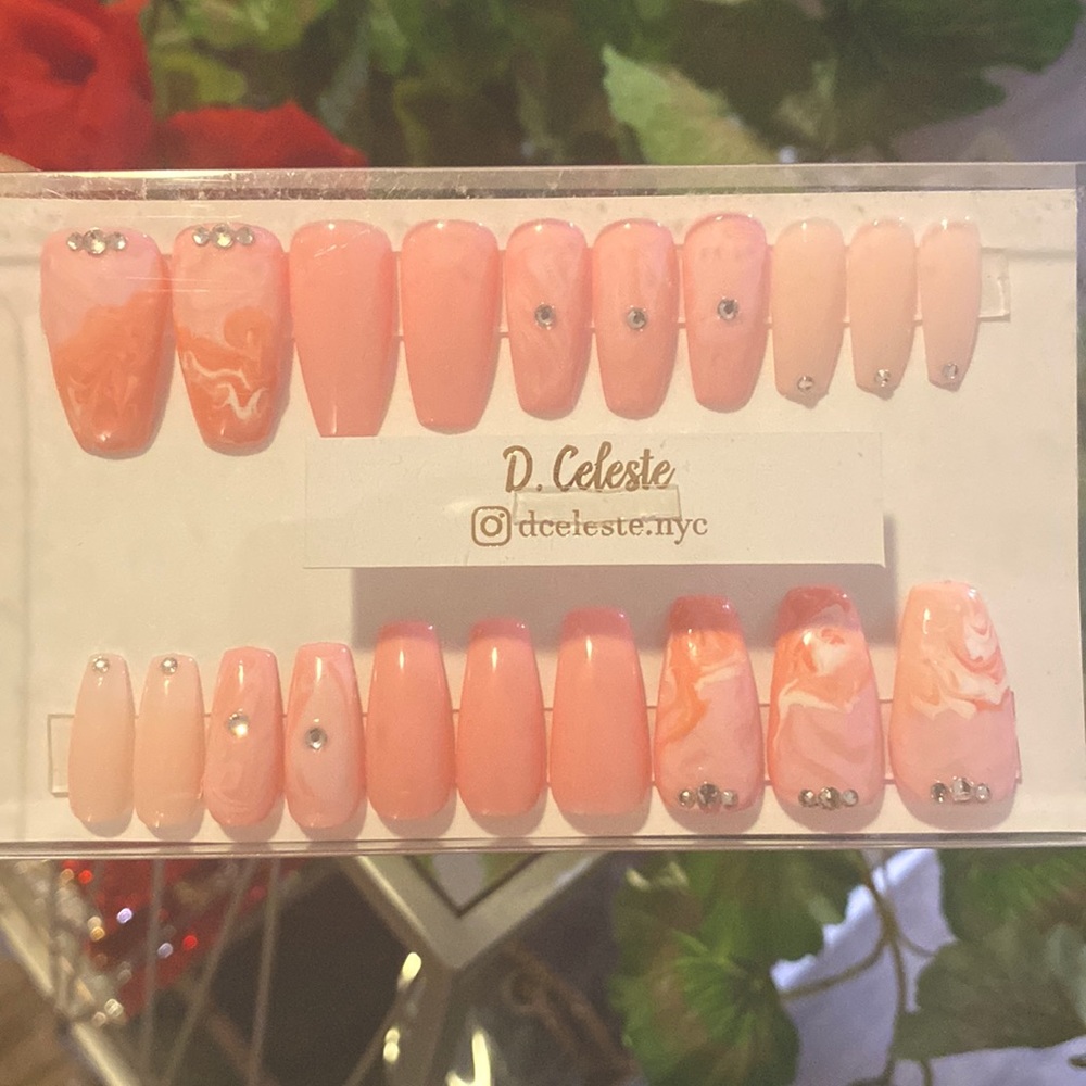 Press on nails 💅🏽 set of 20!